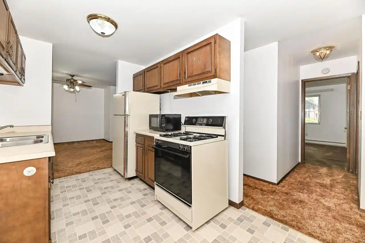 Listing Photo 5 - Condo for sale in building located at 6183 W Howard Ave, Milwaukee, WI 53220 - Unit #9