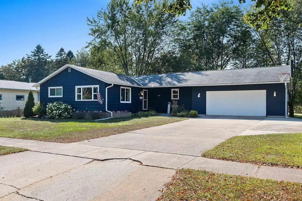 Photo 1 of Sale Pending at 451 S Wells Ave, Peshtigo, WI 54157 | MLS# 50332099 | Listing updated on 2026-09-17