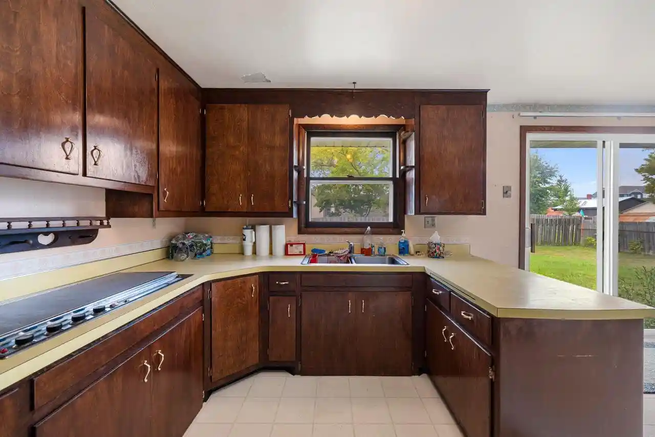 Photo 3 of Sale Pending at 959 Redley Ct, Green Bay, WI 54304 | MLS# 50332101 | Listing updated on 2026-09-16