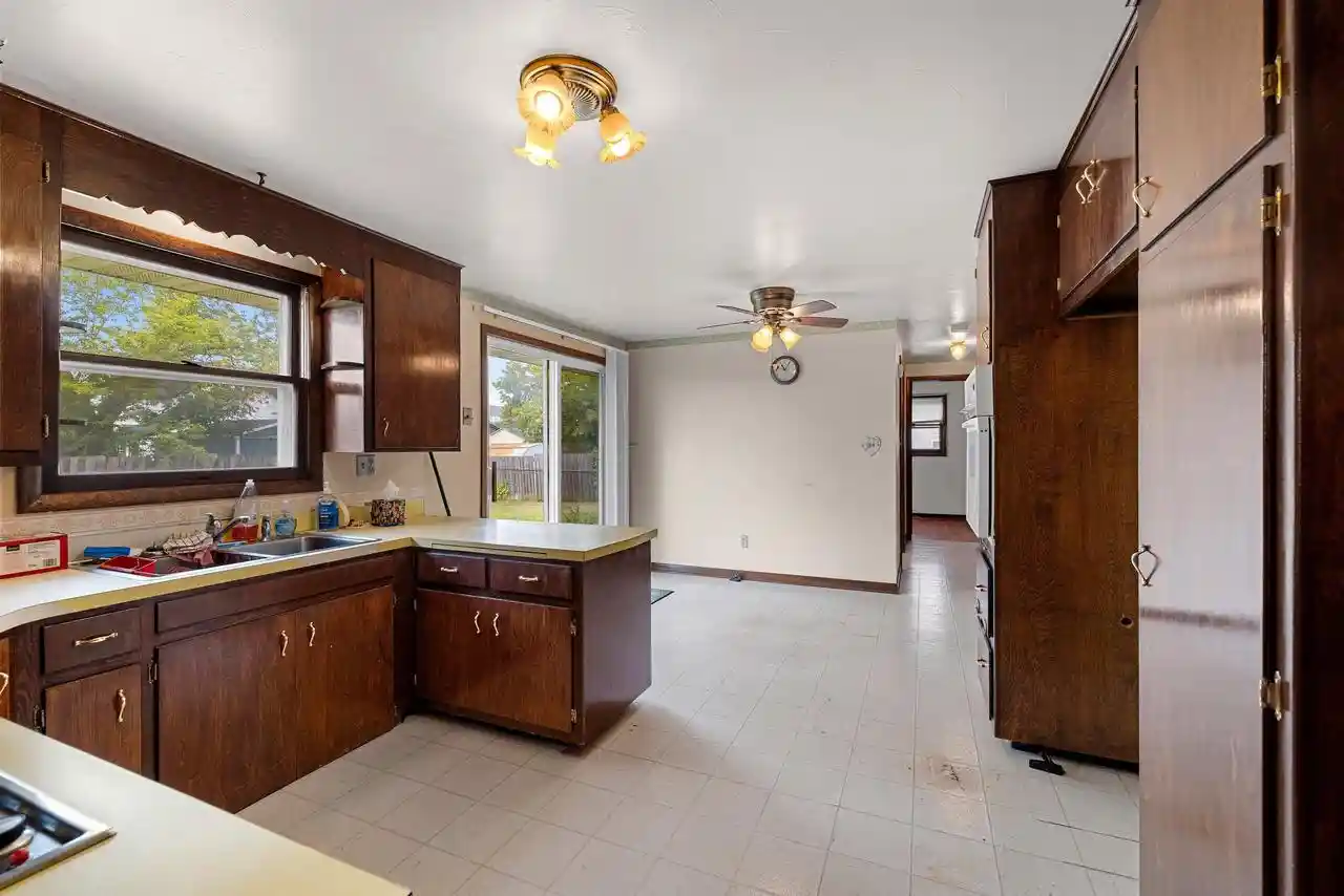 Photo 4 of Sale Pending at 959 Redley Ct, Green Bay, WI 54304 | MLS# 50332101 | Listing updated on 2026-09-16