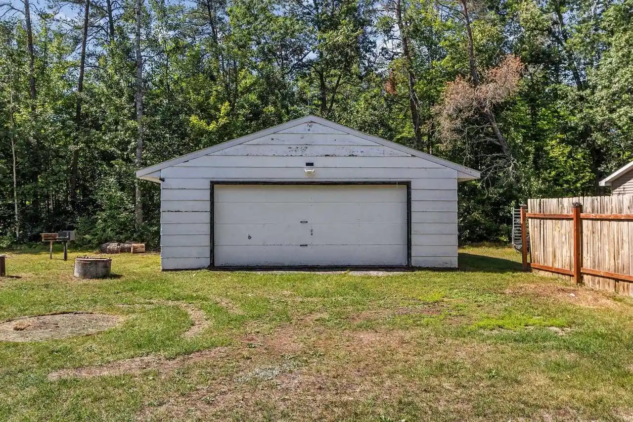 Photo 4 of Single family home for sale at W11940 Enockson Ct, Crivitz, WI 54114 | MLS# 50332103 | Listing updated on 2026-09-20