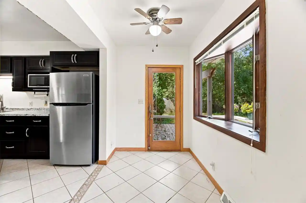 Photo 3 of Single family home for sale at 2878 Witzel Ave, Oshkosh, WI 54904 | MLS# 50332107 | Listing updated on 2026-09-12