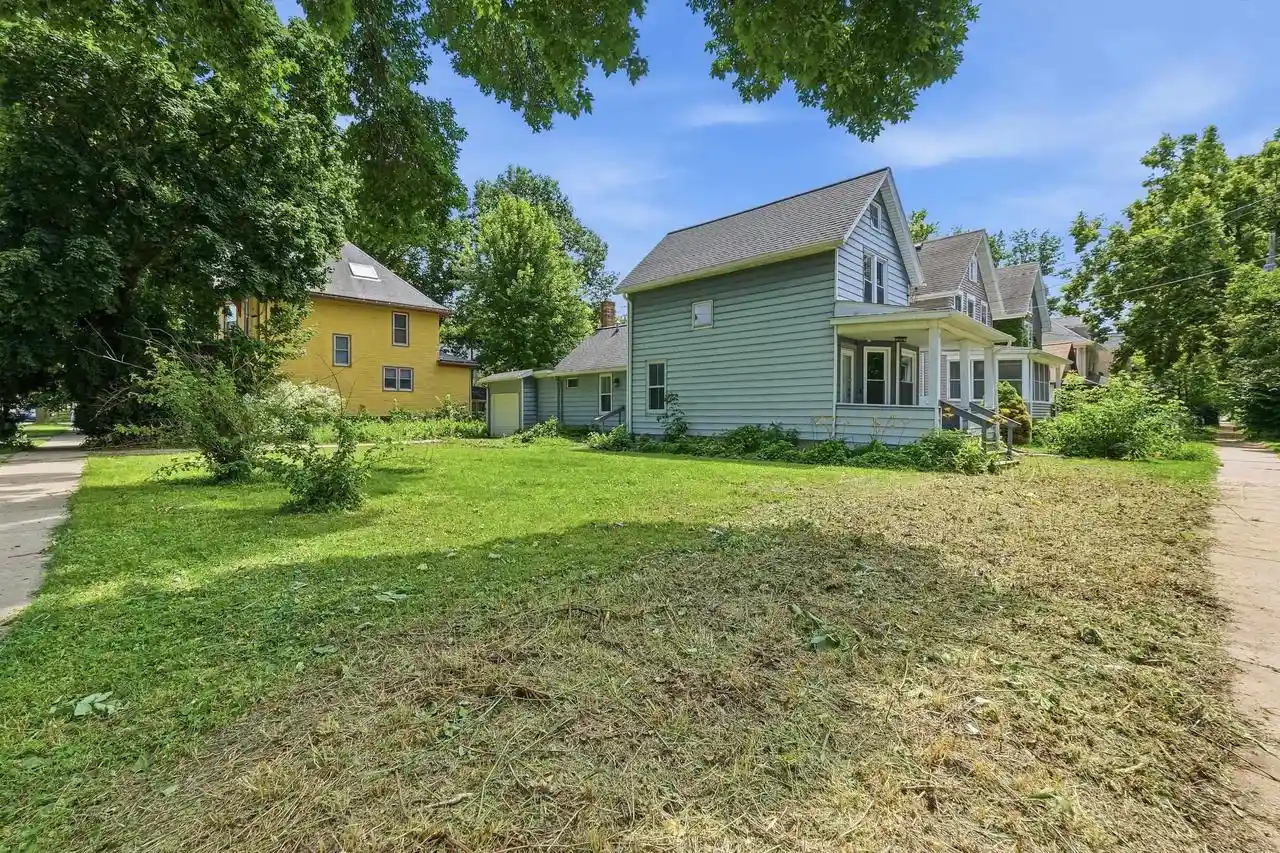 Photo 3 of Land for sale at 1153 Jenifer St, Madison, WI 53703 | MLS# 2031903 | Listing updated on 2026-09-04