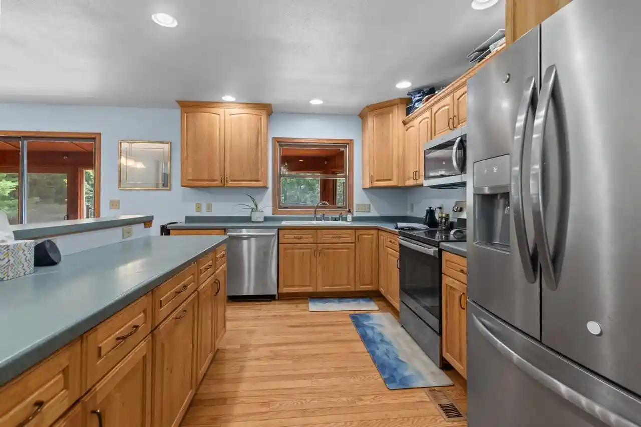 Photo 4 of Single family home for sale at 1811 Whispering Pine Dr, Plover, WI 54467 | MLS# 22604349 | Listing updated on 2026-09-15