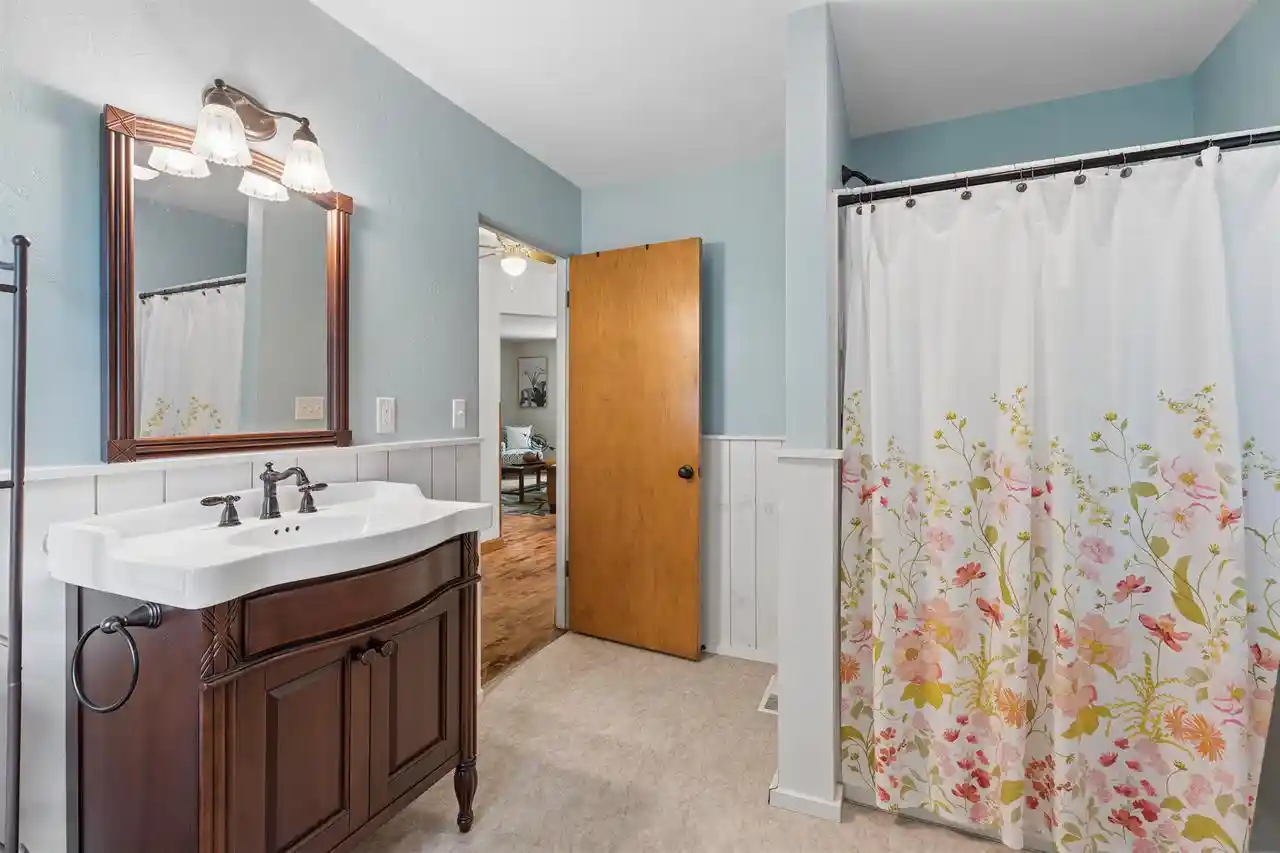 Photo 4 of Single family home for sale at 828 W Jennings St, New London, WI 54961 | MLS# 50332111 | Listing updated on 2026-09-12