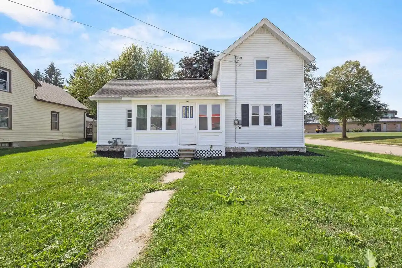Photo 1 of Single family home for sale at 201 Monroe St, Waupun, WI 53963 | MLS# 50332113 | Listing updated on 2026-09-03