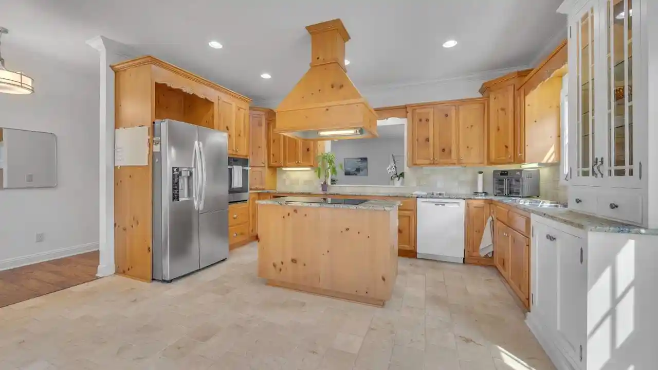Photo 4 of Condo for sale at 1402 Kaat Ln, Sheboygan, WI 53081 | MLS# 1978988 | Listing updated on 2026-09-26
