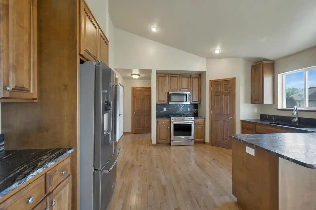 Photo 4 of Sale Pending at 2352 Oak Ridge Cir, De Pere, WI 54115 | MLS# 50332121 | Listing updated on 2026-10-07