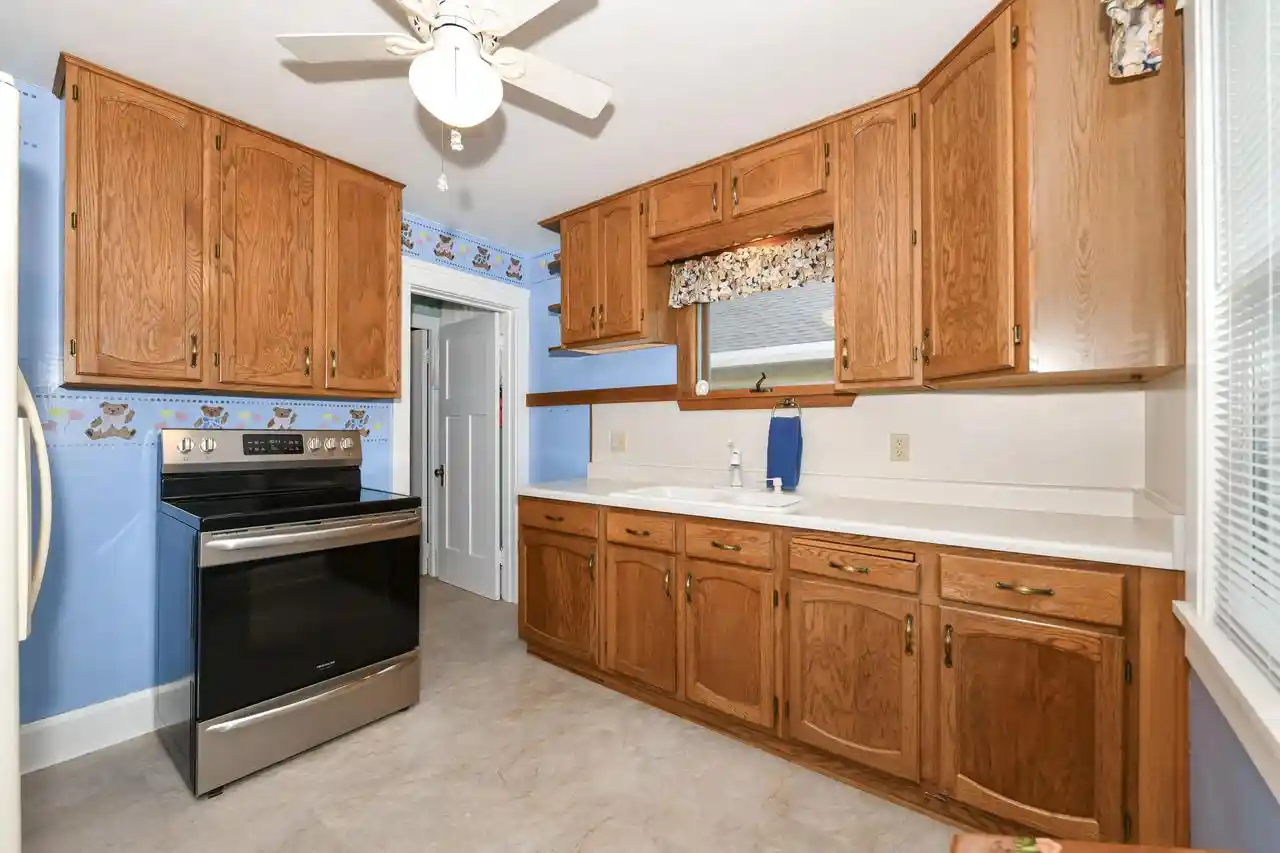 Photo 3 of Single family home for sale at 1247 Illinois St, Racine, WI 53405 | MLS# 1978994 | Listing updated on 2026-09-03