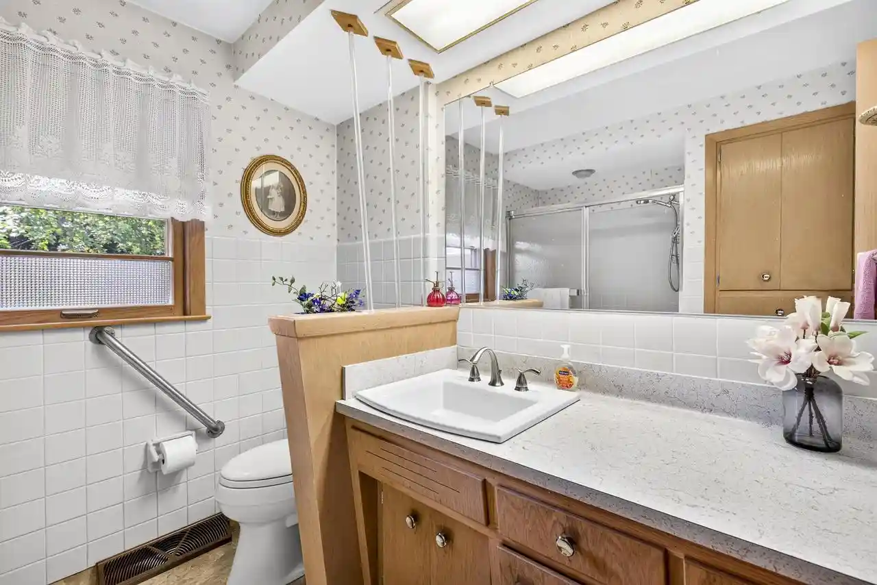 Photo 3 of Single family home for sale at 213 W Weiland Ave, Appleton, WI 54911 | MLS# 50332125 | Listing updated on 2026-09-08