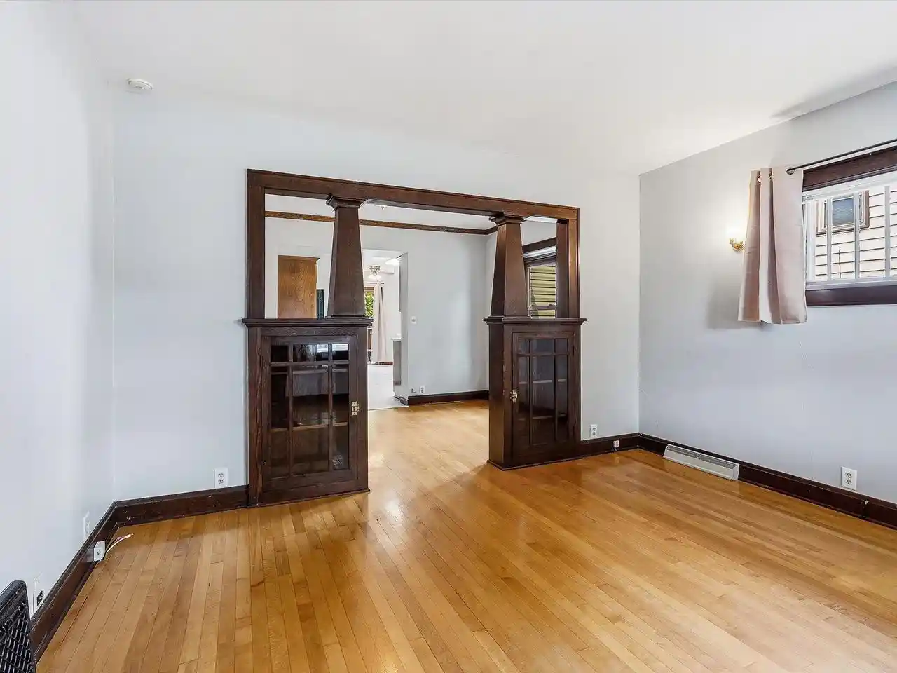 Photo 3 of Single family home for sale at 942 Division St, Green Bay, WI 54303 | MLS# 50332127 | Listing updated on 2026-09-04
