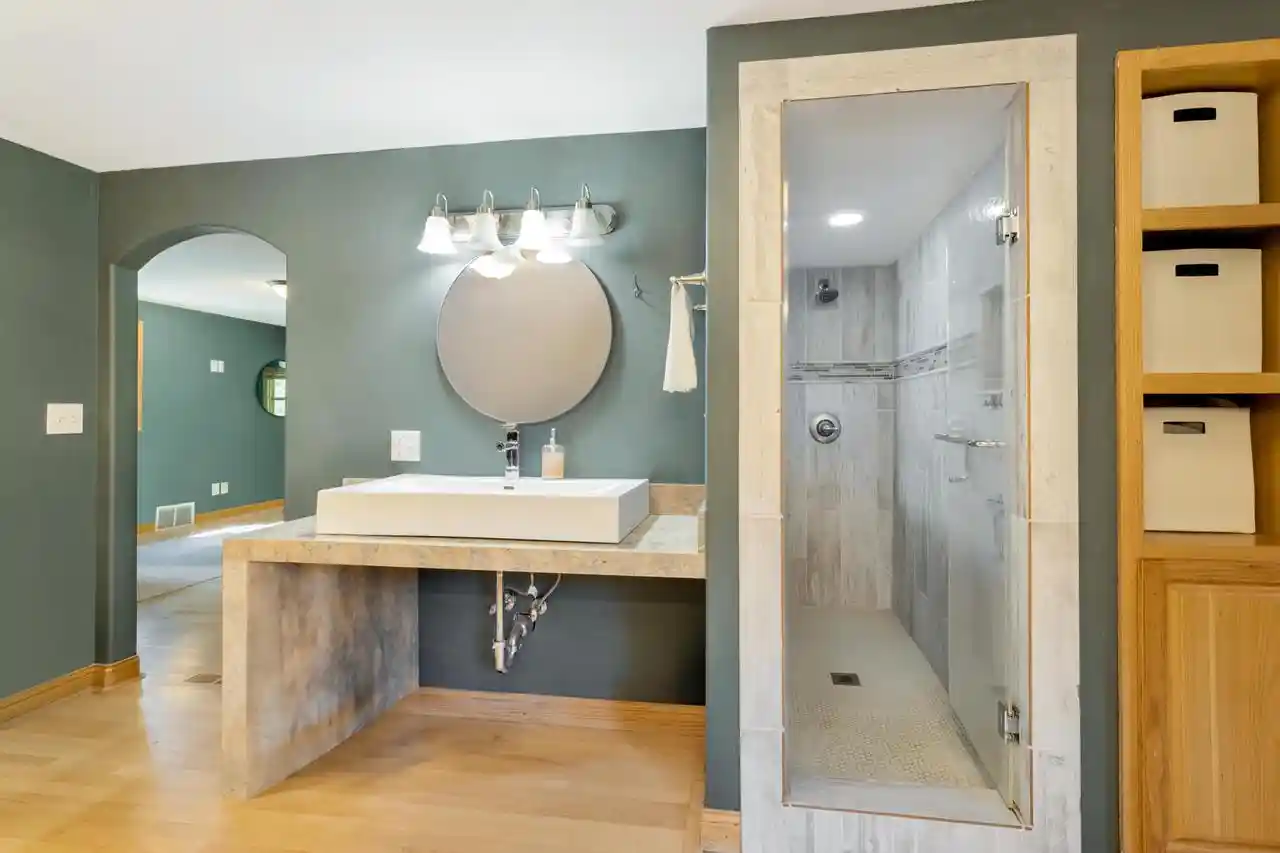 Photo 4 of Single family home for sale at 11550 N Meadowbrook Dr, Mequon, WI 53097 | MLS# 1978999 | Listing updated on 2026-09-12