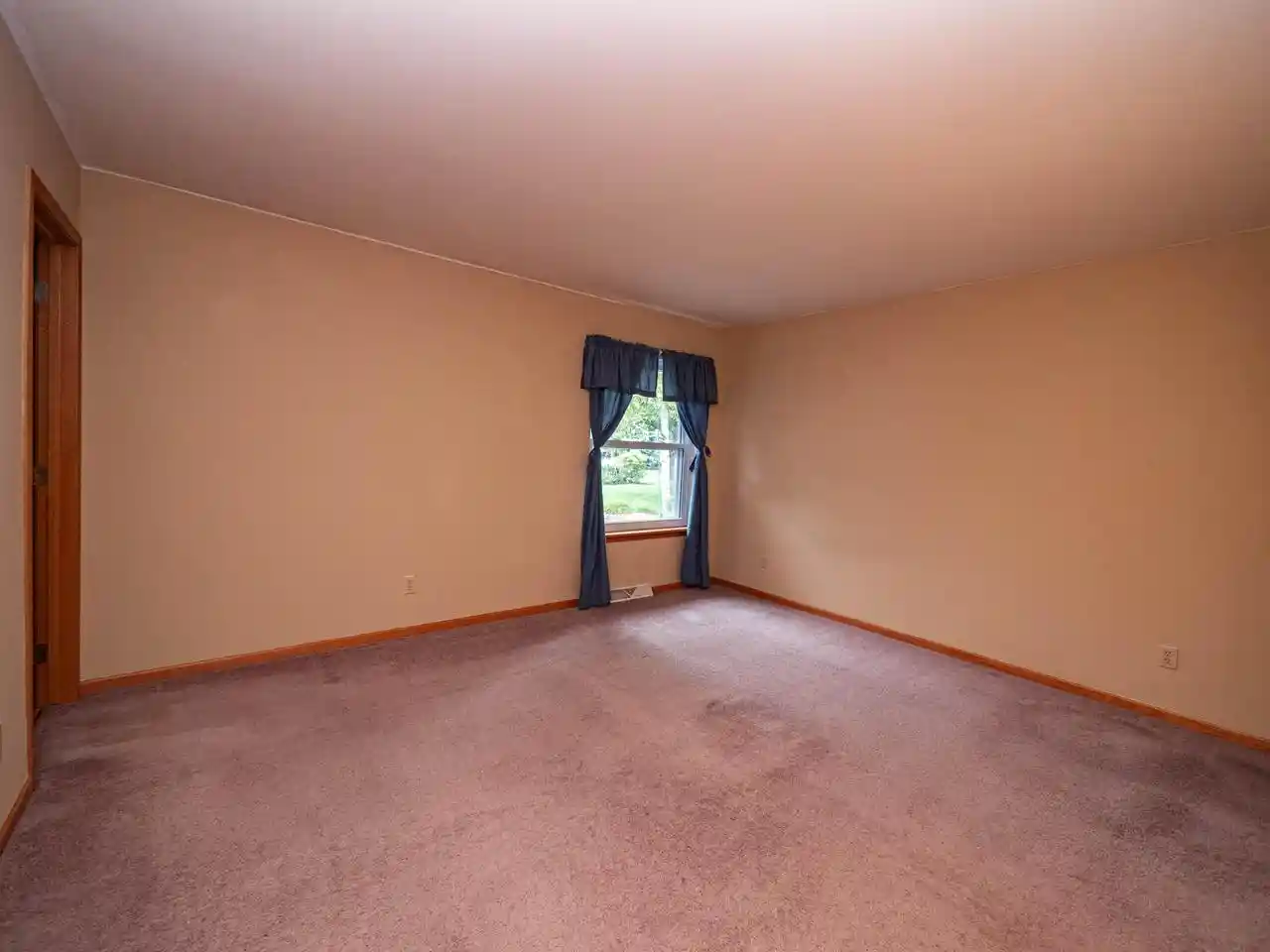 Photo 3 of Single family home for sale at 2405 N University Dr, Waukesha, WI 53188 | MLS# 1978997 | Listing updated on 2026-09-15