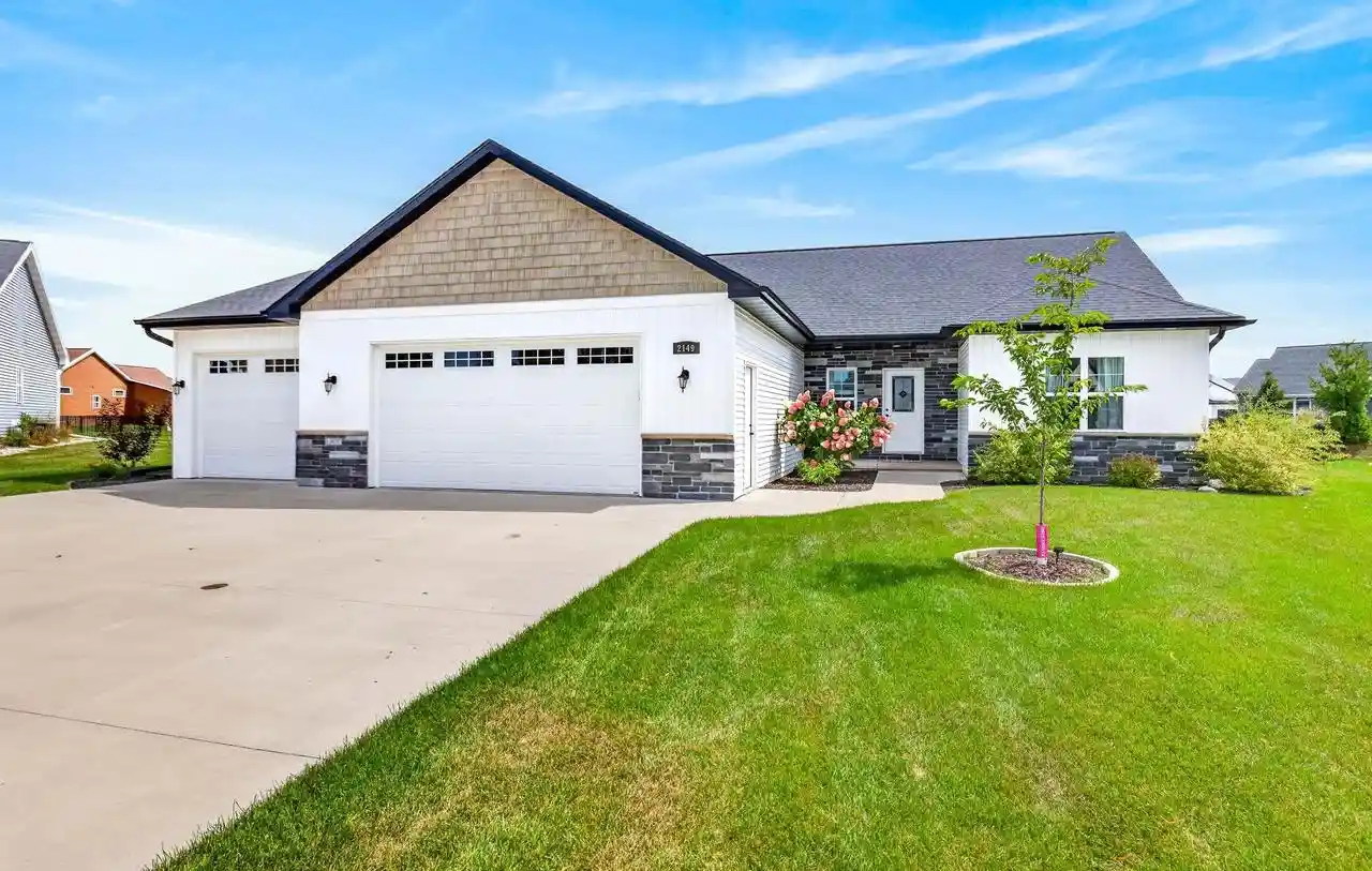Photo 1 of Single family home for sale at 2149 Caroline Ct, Neenah, WI 54956 | MLS# 50332128 | Listing updated on 2026-09-08