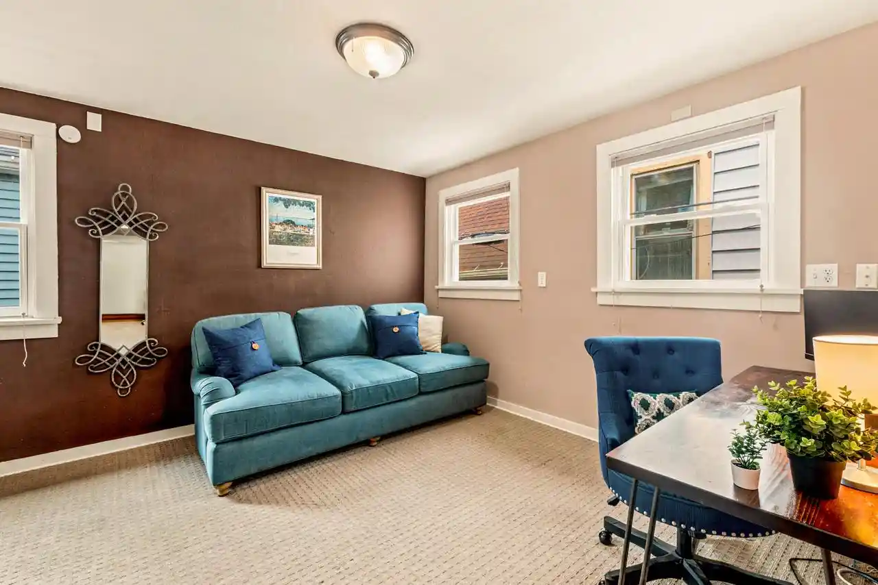 Photo 4 of Single family home for sale at 1811 N Astor St, Milwaukee, WI 53202 | MLS# 1979003 | Listing updated on 2026-09-13