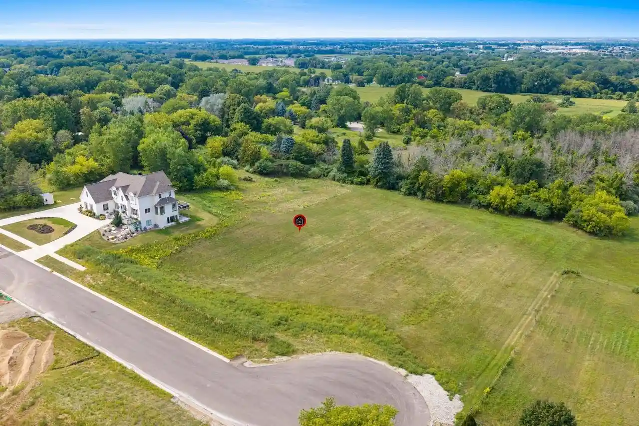 Photo 4 of Sale Pending at Heritage Hts, De Pere, WI 54115 | MLS# 50332132 | Listing updated on 2026-09-15