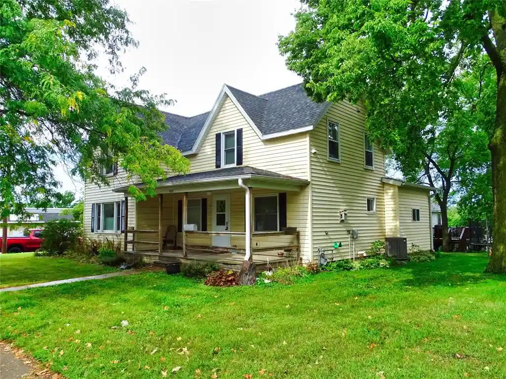 Photo 1 of Single family home for sale at 402 E Prospect St, Durand, WI 54736 | MLS# 1604840 | Listing updated on 2026-09-14