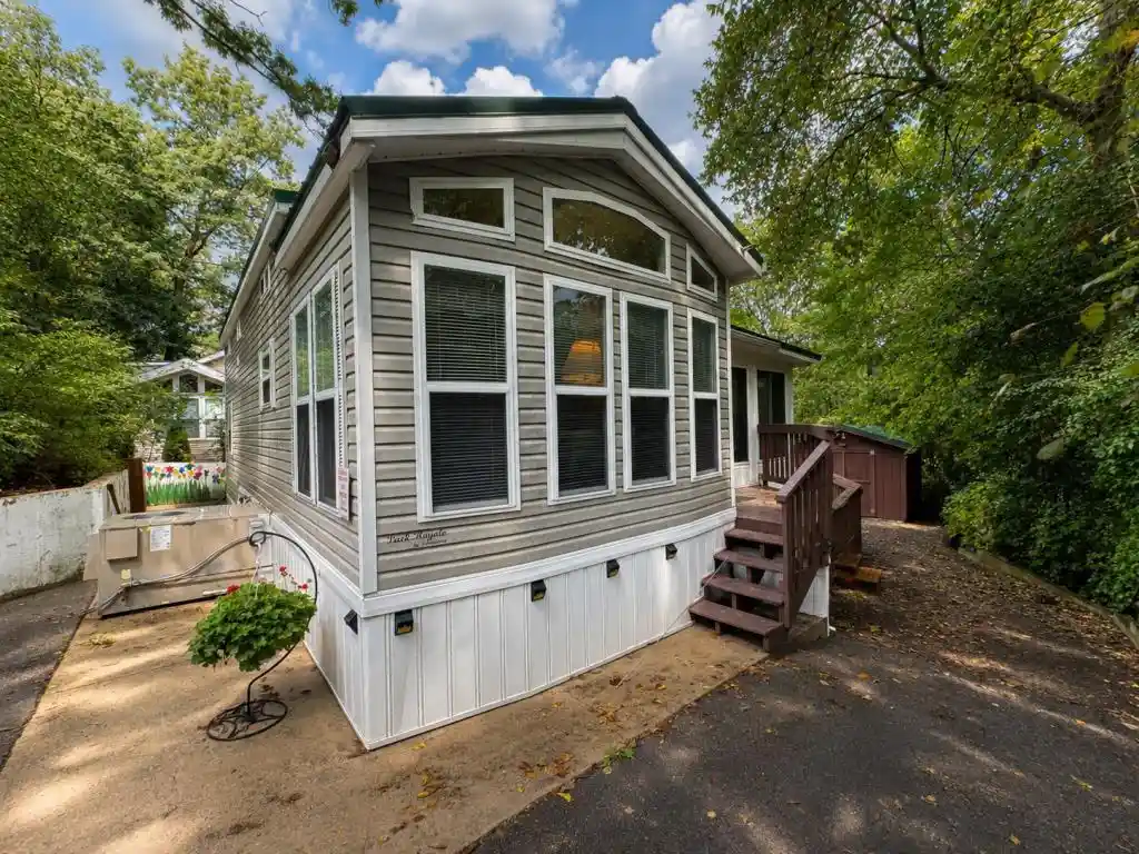Photo 1 of Sale Pending at 35 Highview Ln, Edgerton, WI 53534 | MLS# 2031923 | Listing updated on 2026-09-16