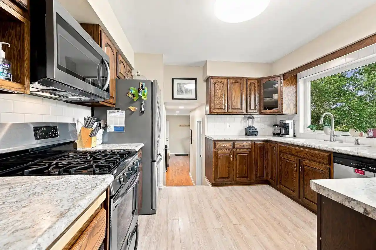 Photo 4 of Single family home for sale at 2710 Springville Dr, Plover, WI 54467 | MLS# 22604358 | Listing updated on 2026-09-18