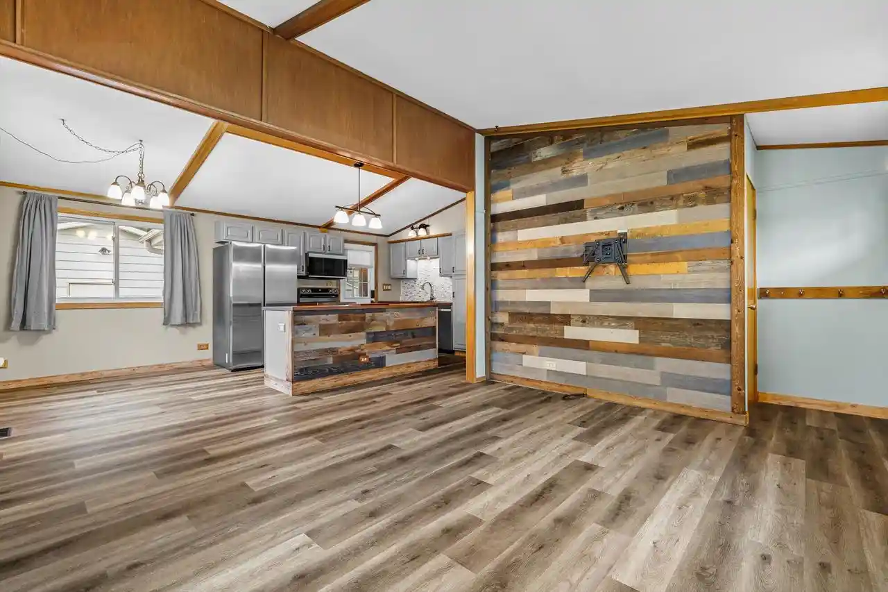Photo 3 of Single family home for sale at 524 Orchard St, Burlington, WI 53105 | MLS# 1979029 | Listing updated on 2026-09-07