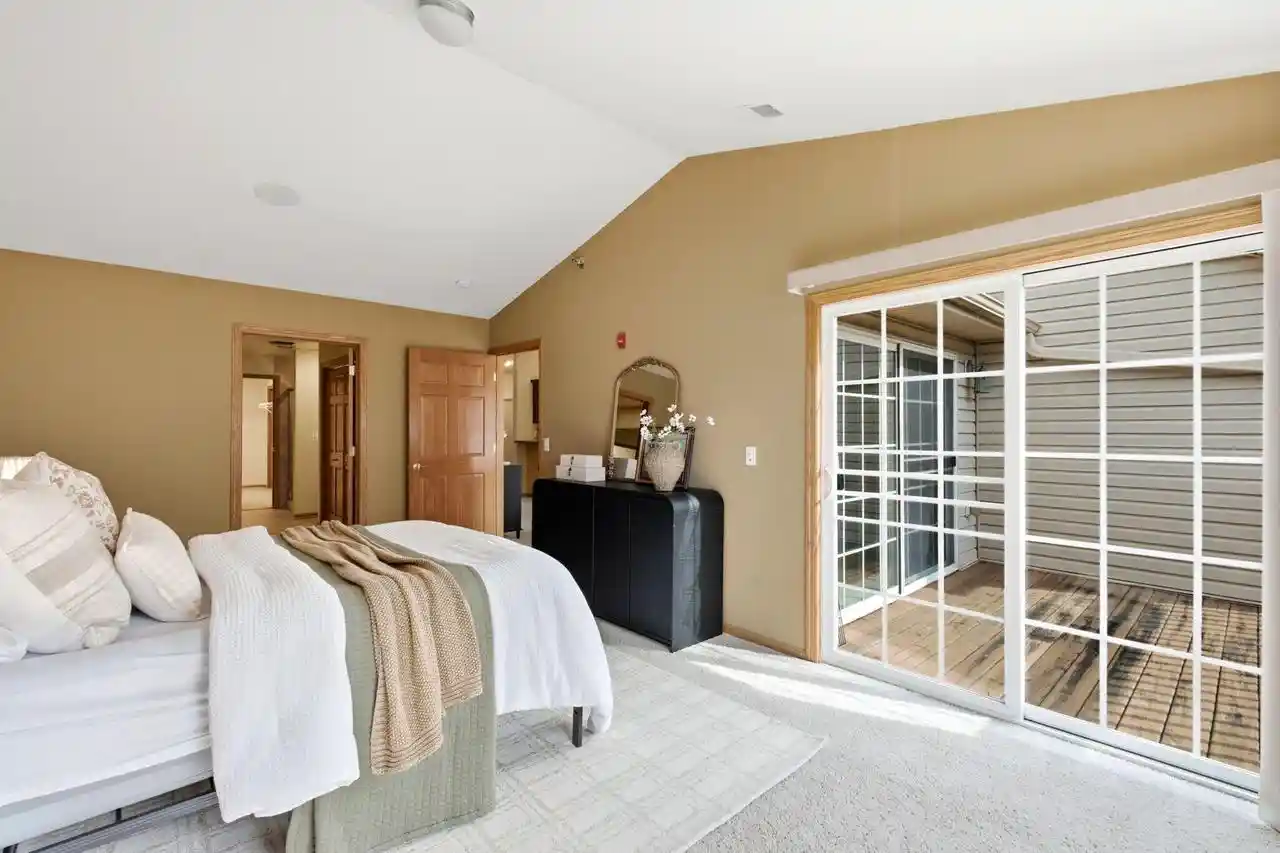 Photo 4 of Condo for sale at 17741 W Jacobs Dr, New Berlin, WI 53146 | MLS# 1979034 | Listing updated on 2026-09-15