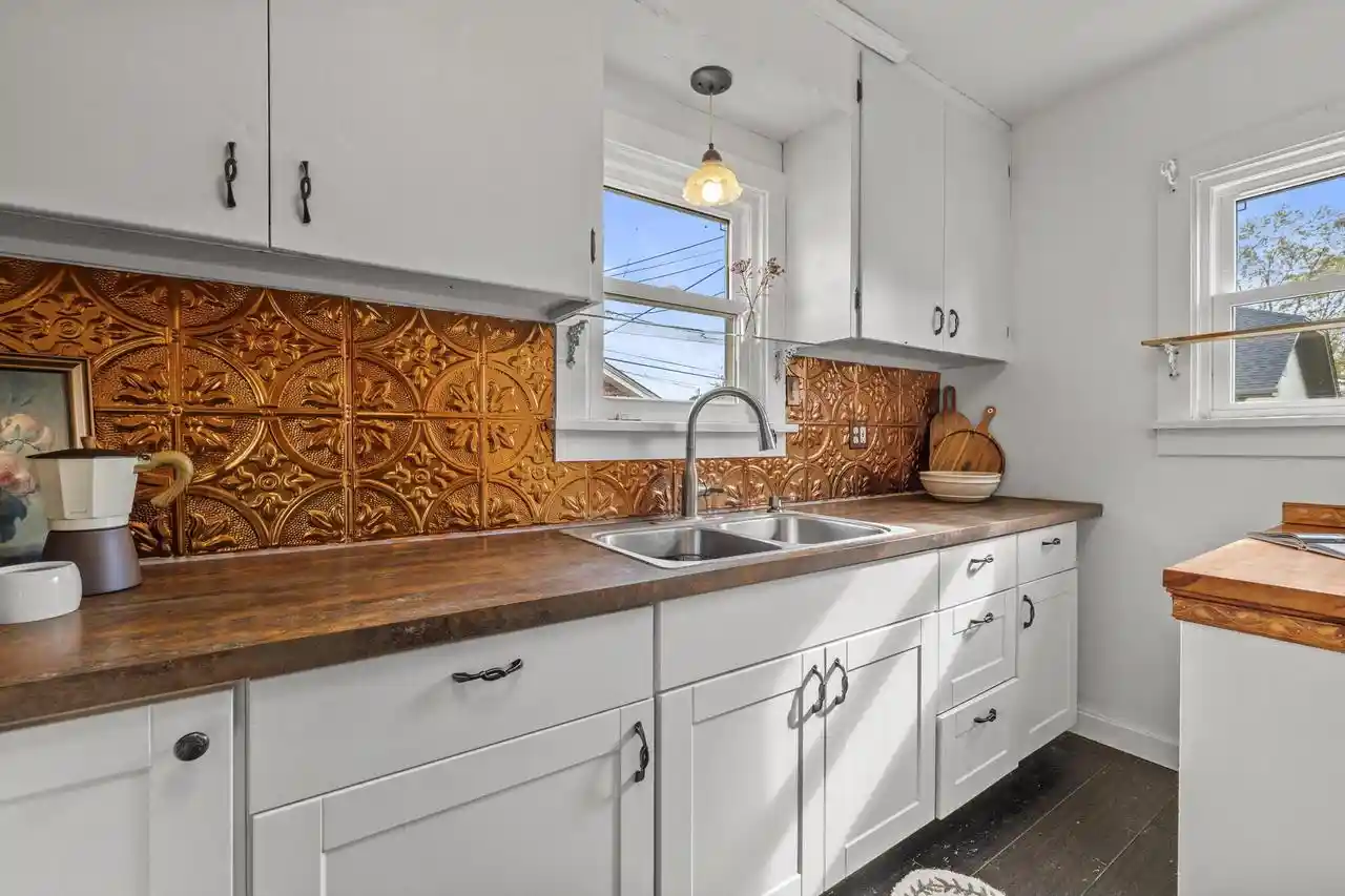 Photo 3 of Single family home for sale at 1712 Athaleen Ave, Mount Pleasant, WI 53403 | MLS# 1979035 | Listing updated on 2026-09-22