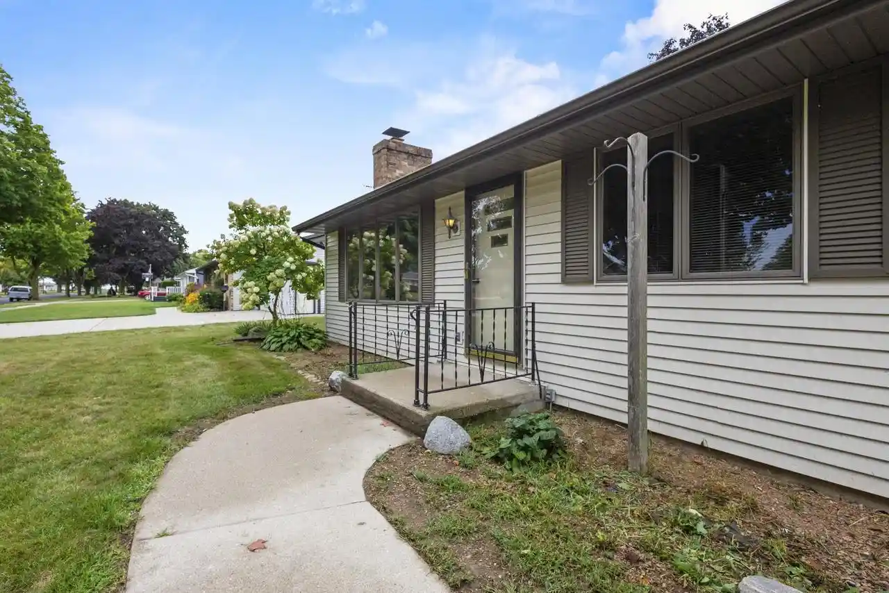 Photo 3 of Single family home for sale at 1203 2nd Street, Kewaunee, WI 54216 | MLS# 50332134 | Listing updated on 2026-09-09