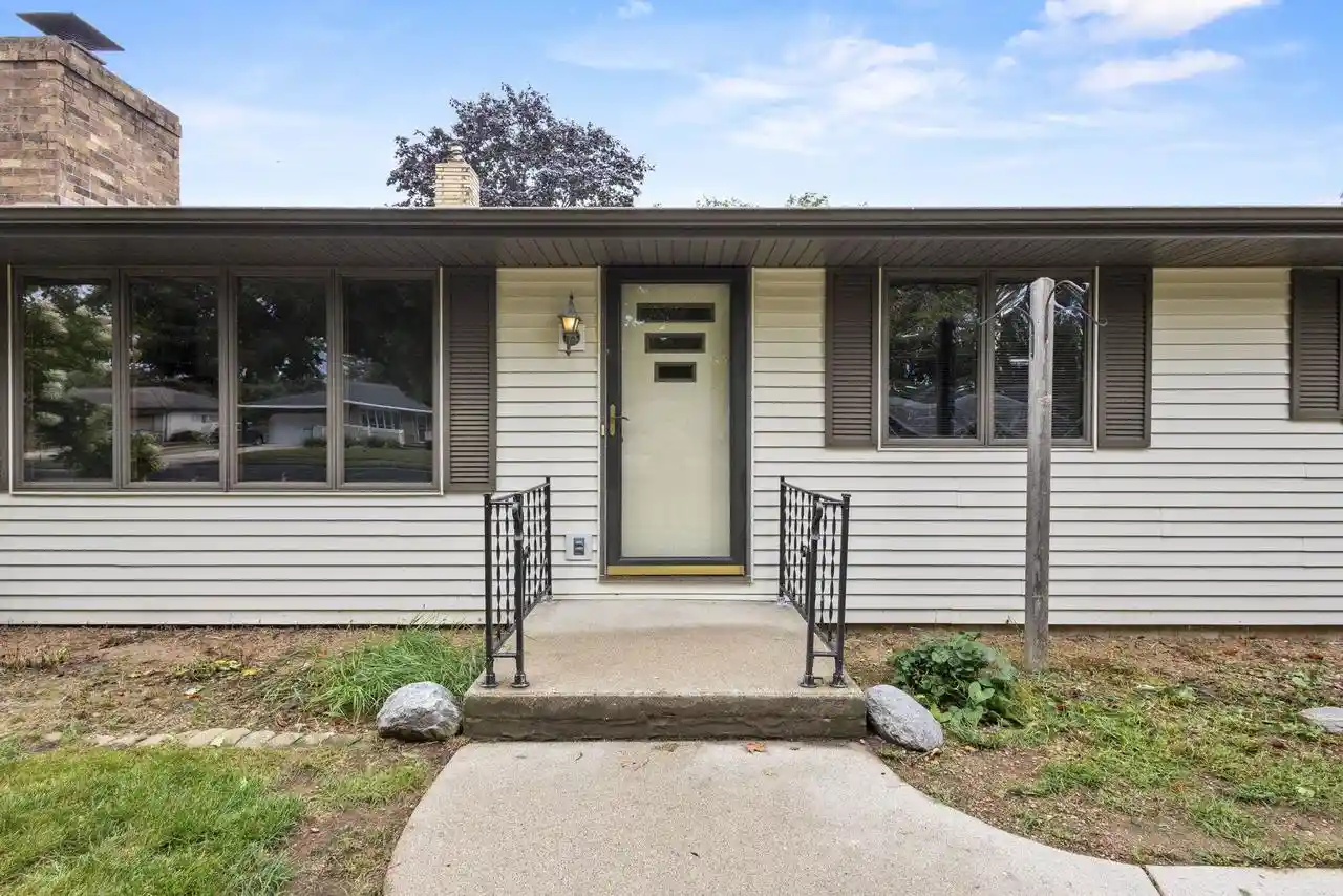 Photo 4 of Single family home for sale at 1203 2nd Street, Kewaunee, WI 54216 | MLS# 50332134 | Listing updated on 2026-09-09