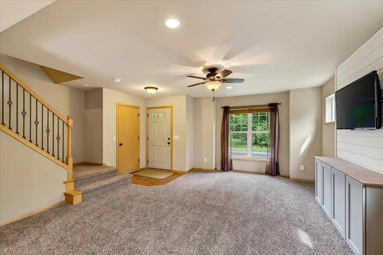 Photo 2 of Single family home for sale at 6909 Country Ln, Madison, WI 53719 | MLS# 2031936 | Listing updated on 2026-09-09