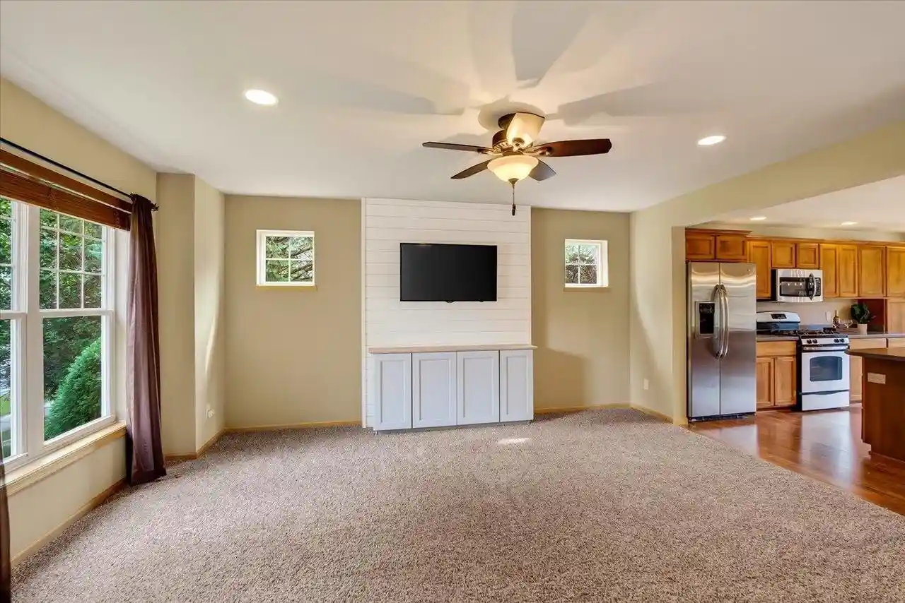 Photo 4 of Single family home for sale at 6909 Country Ln, Madison, WI 53719 | MLS# 2031936 | Listing updated on 2026-09-09