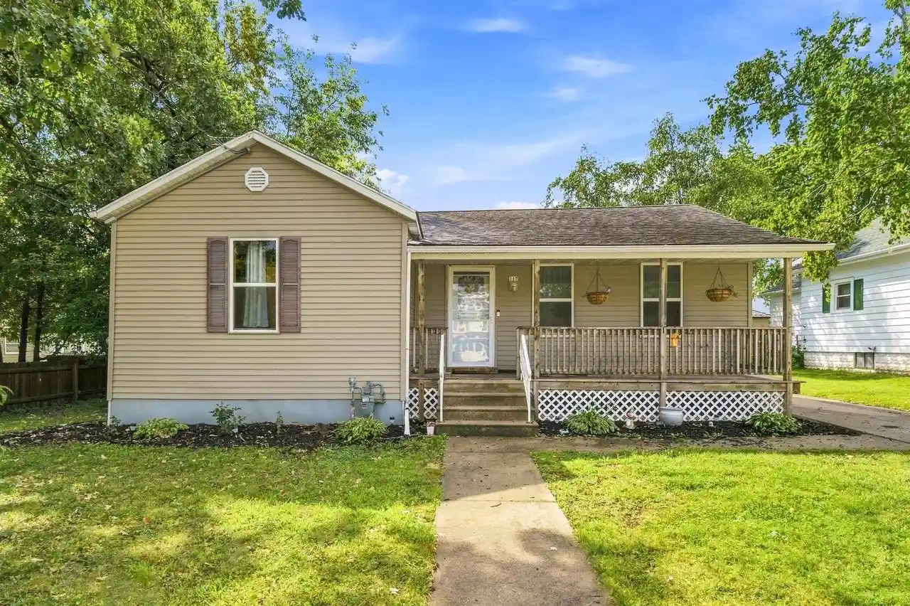 Photo 1 of Single family home for sale at 117 W Custer Ave, Oshkosh, WI 54901 | MLS# 50332138 | Listing updated on 2026-09-22