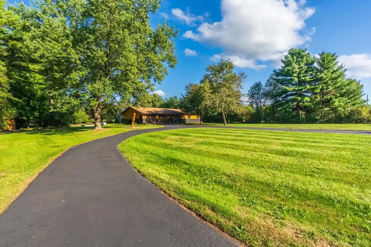 Photo 1 of Single family home for sale at 2006 Pleasant Dr, Kronenwetter, WI 54455 | MLS# 22604363 | Listing updated on 2026-09-08