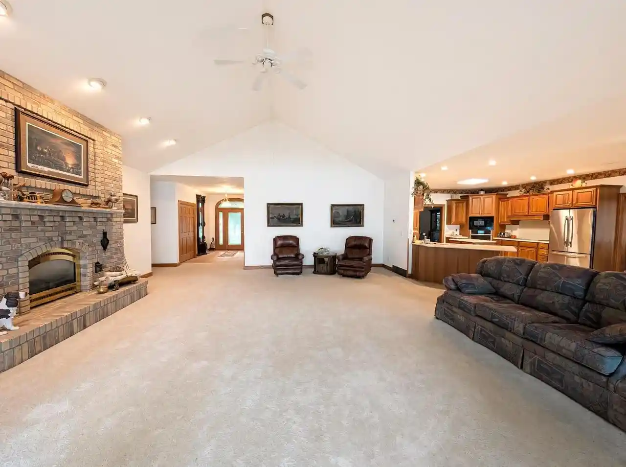 Photo 2 of Single family home for sale at 3300 Harbor Bay Rd, Oshkosh, WI 54901 | MLS# 50332141 | Listing updated on 2026-09-08