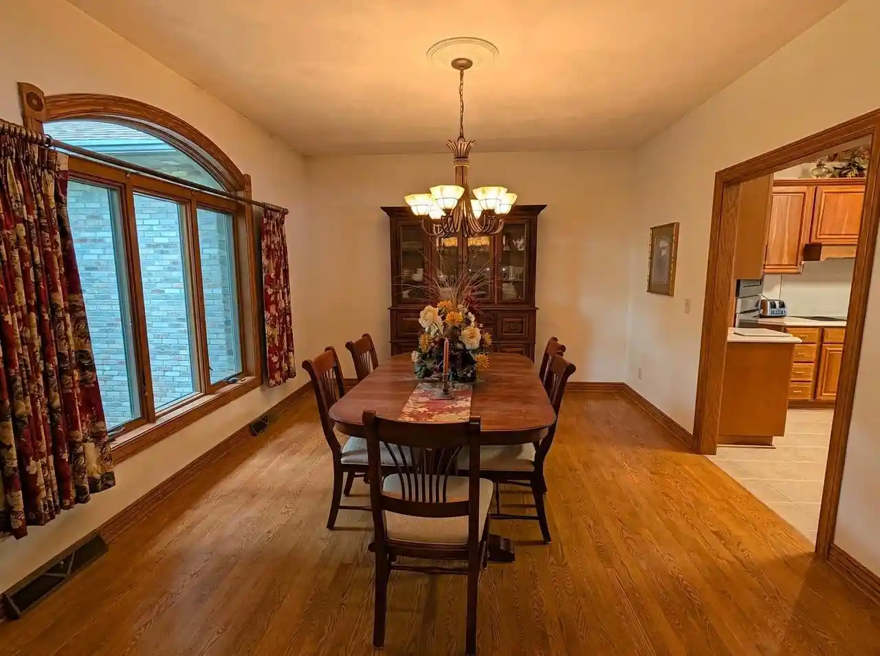 Photo 4 of Single family home for sale at 3300 Harbor Bay Rd, Oshkosh, WI 54901 | MLS# 50332141 | Listing updated on 2026-09-08