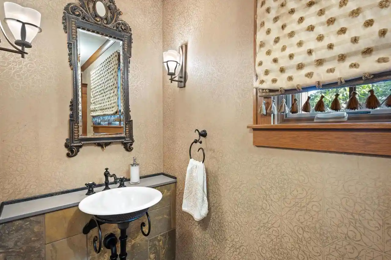 Photo 4 of Single family home for sale at 5346 N Hollywood Ave, Milwaukee, WI 53217 | MLS# 1979053 | Listing updated on 2026-09-19