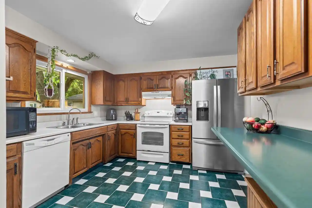 Photo 3 of Single family home for sale at 807 S Christine St, Appleton, WI 54915 | MLS# 50332139 | Listing updated on 2026-09-06