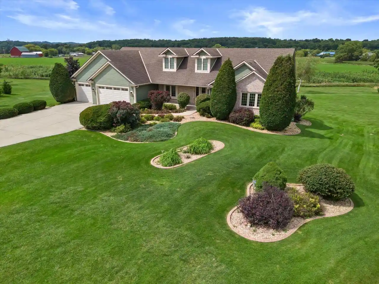 Photo 1 of Single family home for sale at 4585 Cathedral Ct, Richfield, WI 53076 | MLS# 1979060 | Listing updated on 2026-09-15