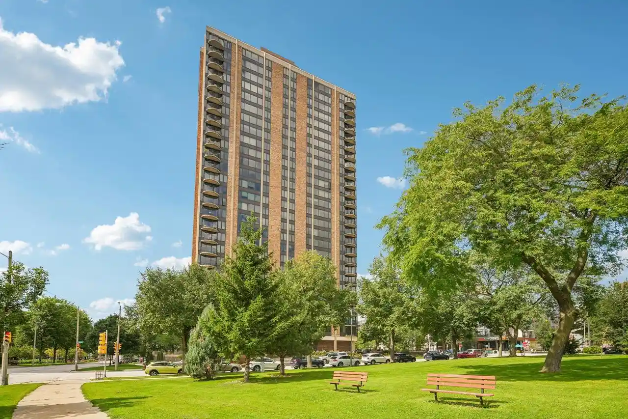 Photo 1 of Condo for sale at 929 N Astor St #2307, Milwaukee, WI 53202 | MLS# 1979066 | Listing updated on 2026-09-11