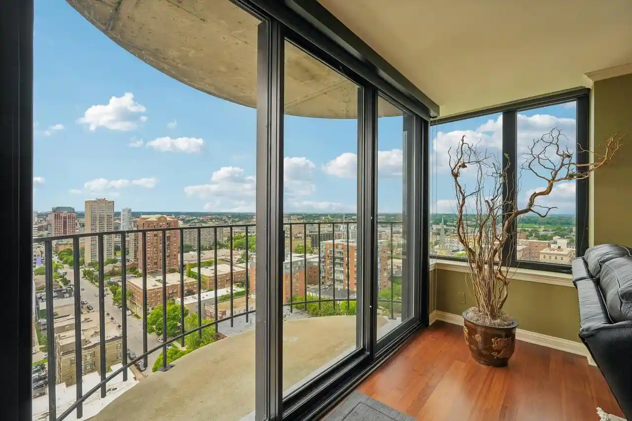 Photo 3 of Condo for sale at 929 N Astor St #2307, Milwaukee, WI 53202 | MLS# 1979066 | Listing updated on 2026-09-11