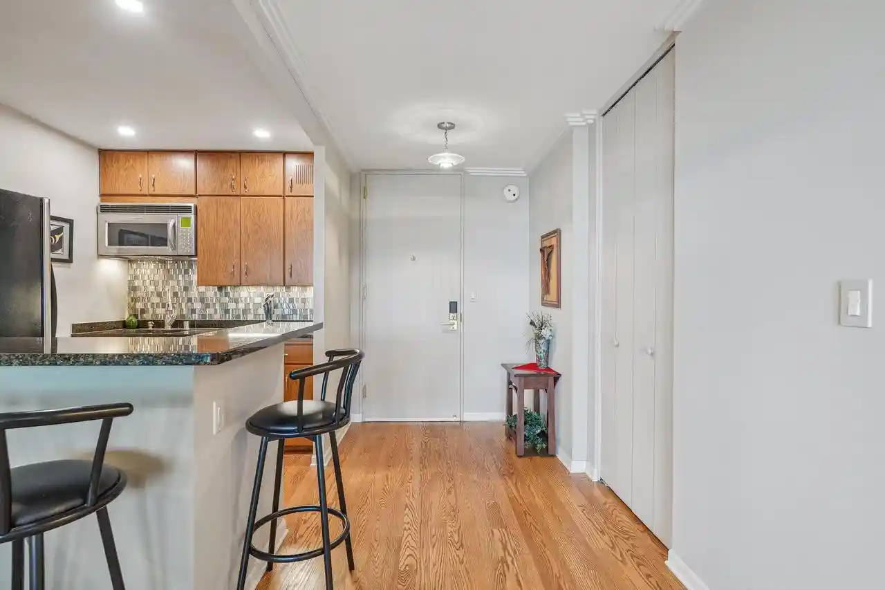 Photo 3 of Condo for sale at 929 N Astor St #2305, Milwaukee, WI 53202 | MLS# 1979063 | Listing updated on 2026-09-14