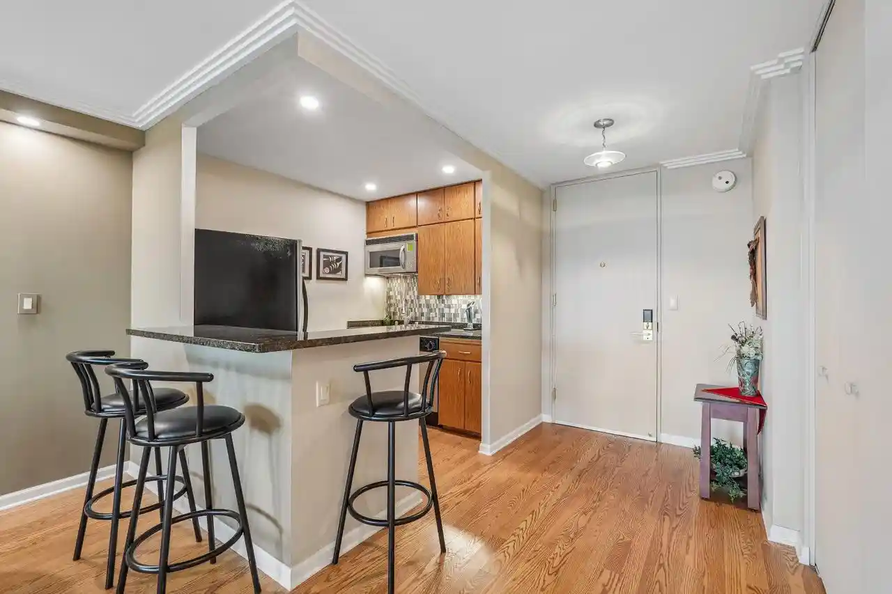 Photo 3 of Condo for sale at 929 N Astor St #2305, Milwaukee, WI 53202 | MLS# 1979063 | Listing updated on 2026-09-14