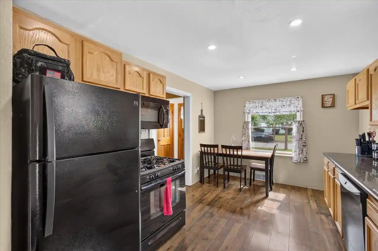 Photo 3 of Single family home for sale at 829 N Buchanan St, Green Bay, WI 54303 | MLS# 50332152 | Listing updated on 2026-09-06