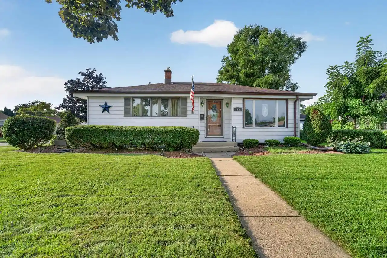 Photo 1 of Single family home for sale at 2501 Pinehurst Ave, Racine, WI 53403 | MLS# 1979078 | Listing updated on 2026-09-21
