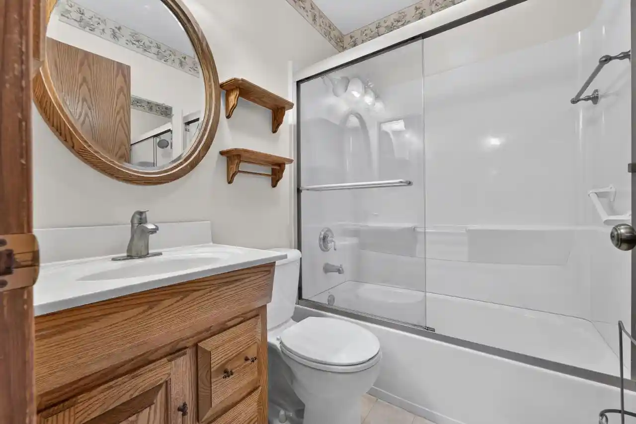 Photo 3 of Single family home for sale at 2501 Pinehurst Ave, Racine, WI 53403 | MLS# 1979078 | Listing updated on 2026-09-21
