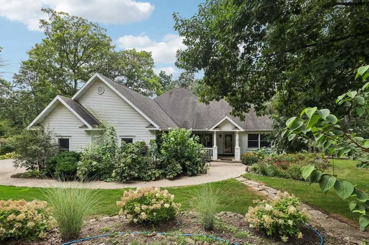 Photo 1 of Single family home for sale at 936 Lawinger Rd, Mineral Point, WI 53565 | MLS# 2031965 | Listing updated on 2026-10-09