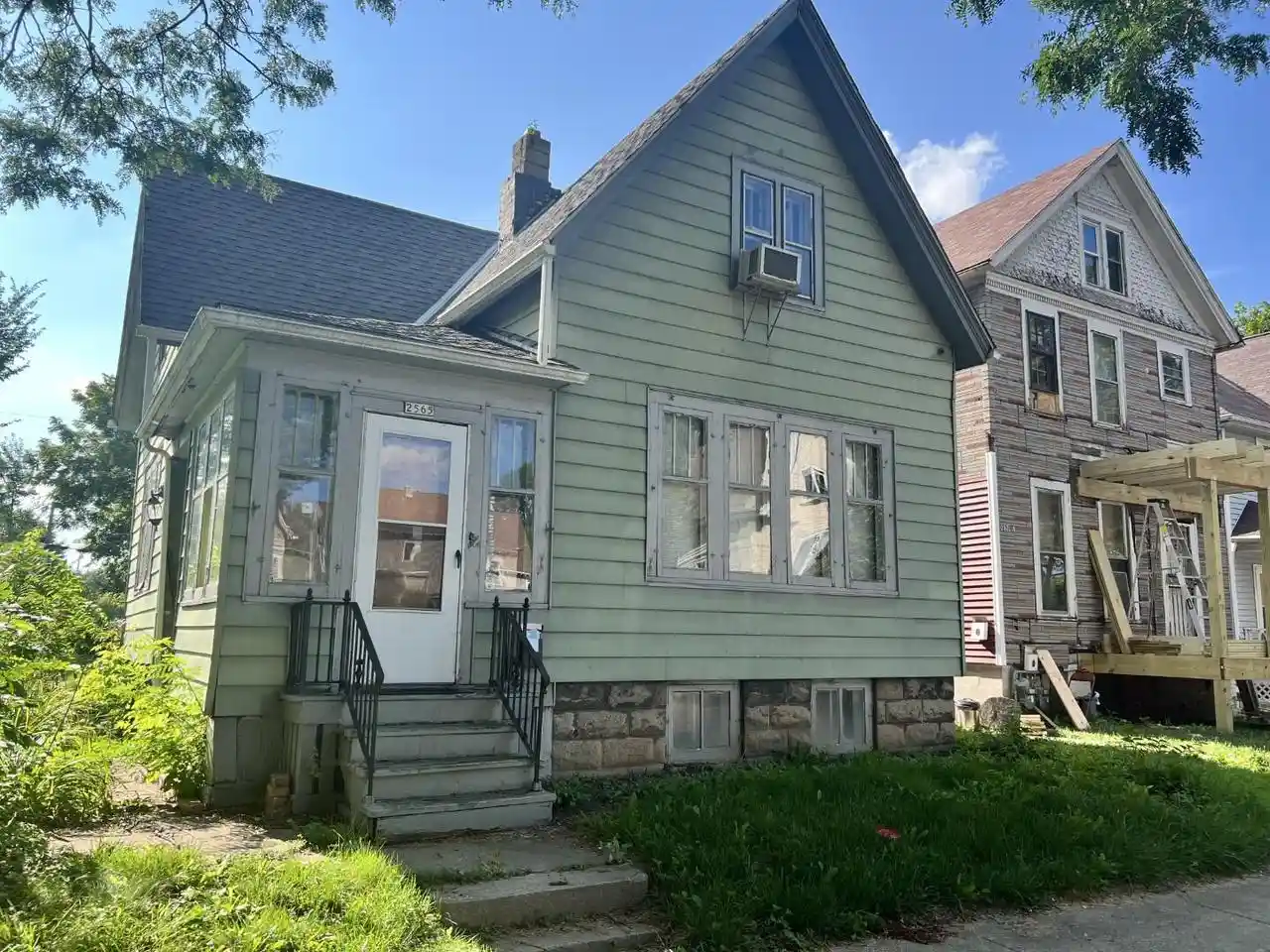 Photo 1 of Single family home for sale at 2565 N 10th Street, Milwaukee, WI 53206 | MLS# 1979087 | Listing updated on 2026-09-03