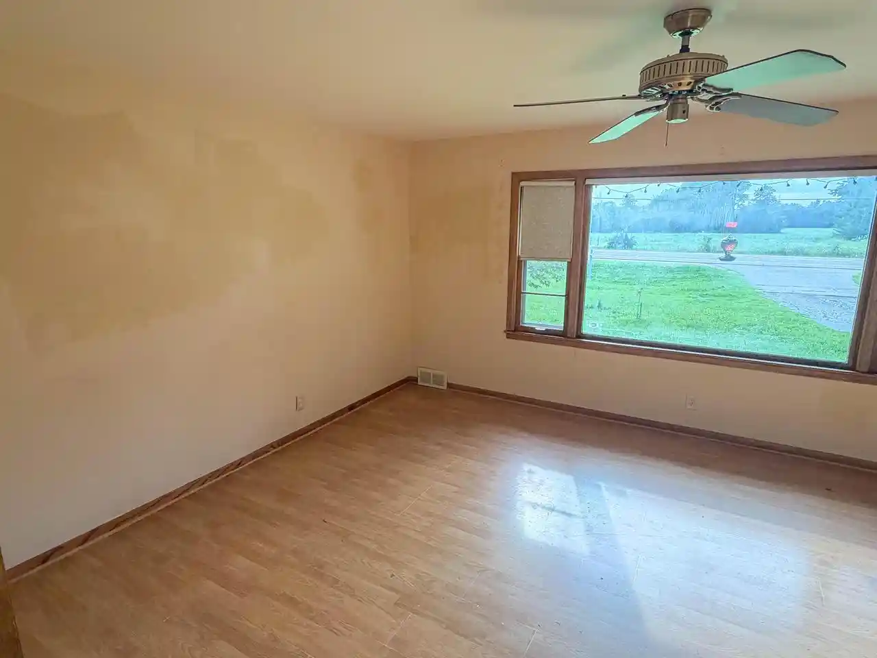 Photo 2 of Single family home for sale at 8601 Big Bnd Rd, Waterford, WI 53185 | MLS# 1979093 | Listing updated on 2026-09-05