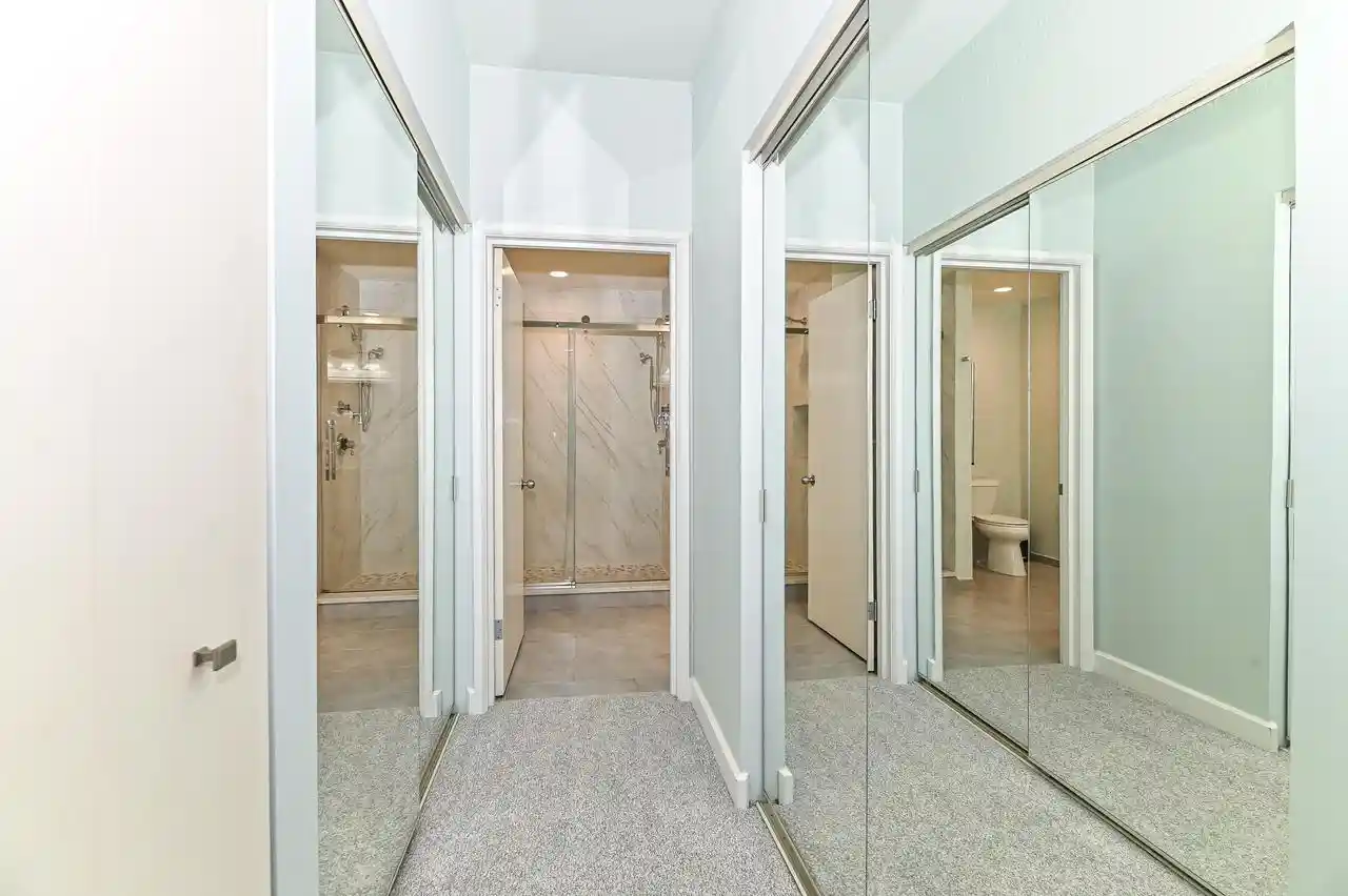 Listing Photo 5 - Condo for sale in building located at 35 Harborview Dr, Racine, WI 53403 - Unit #112