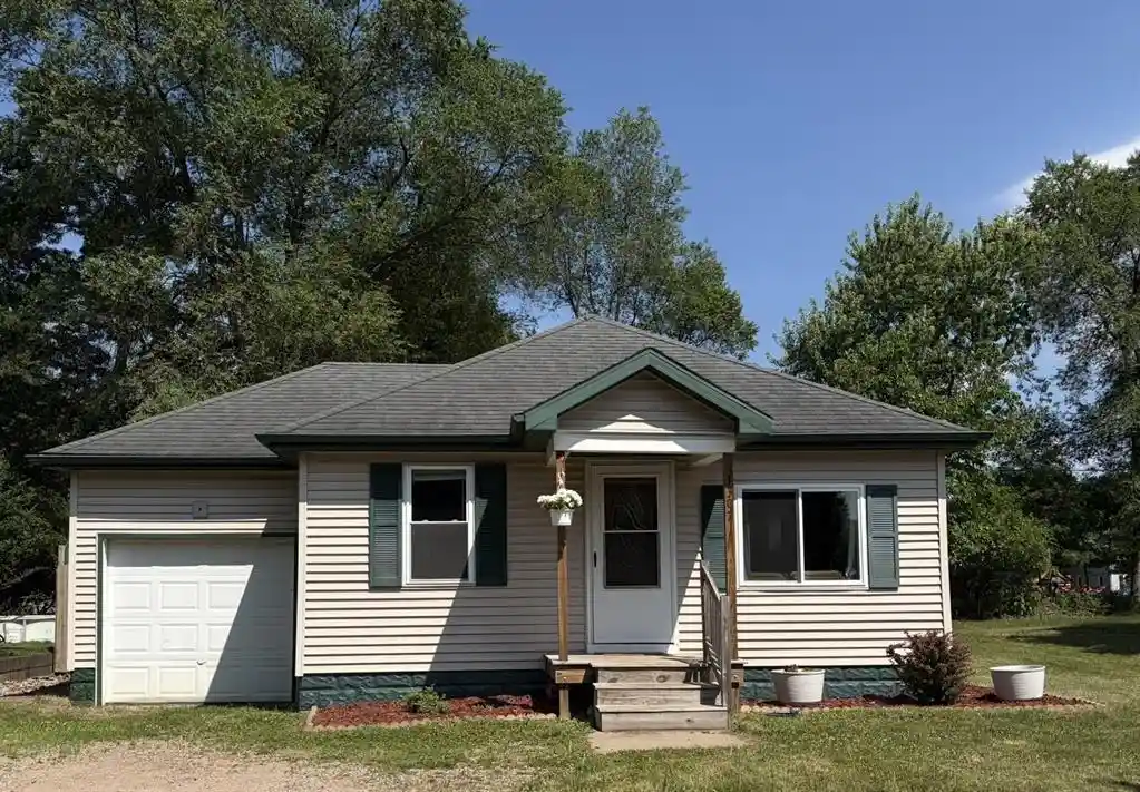 Photo 1 of Single family home for sale at 1307 Barron St, Eau Claire, WI 54703 | MLS# 1604846 | Listing updated on 2026-09-19