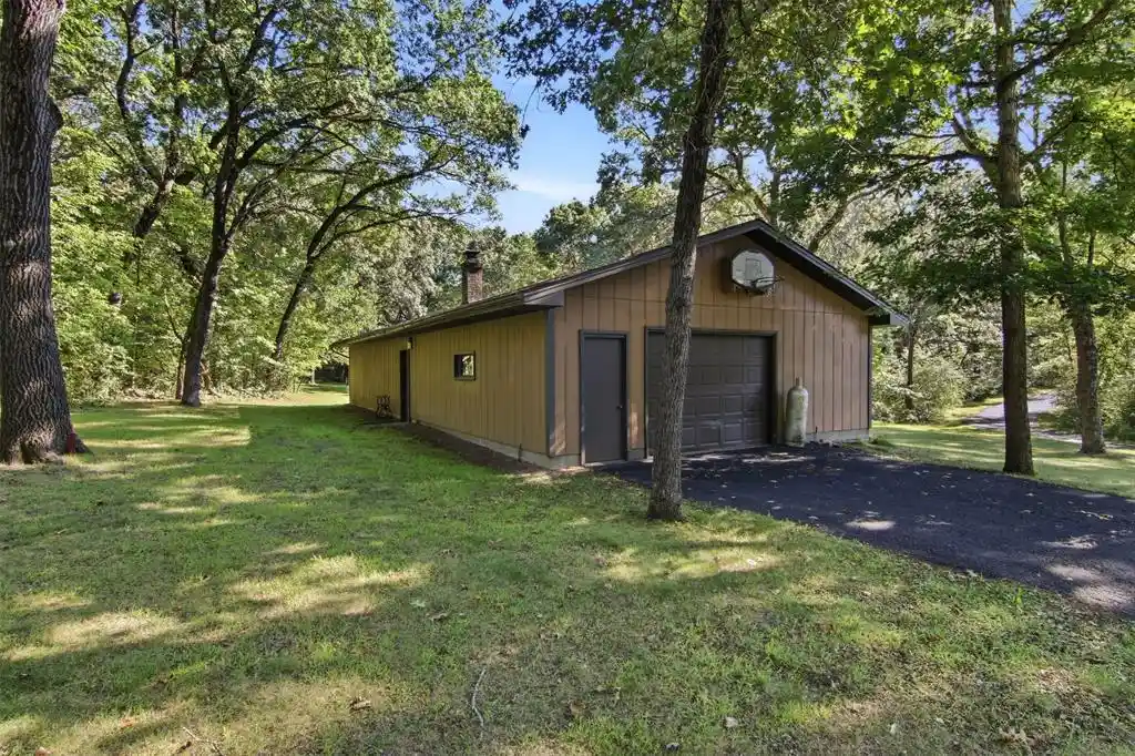 Photo 4 of Single family home for sale at W2610 Rim Rock Rd, Eau Claire, WI 54701 | MLS# 1604845 | Listing updated on 2026-09-10